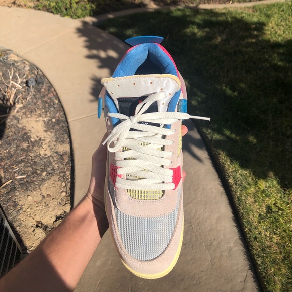 Jordan 4 Retro Union Guava Ice - Picture 2 of 5